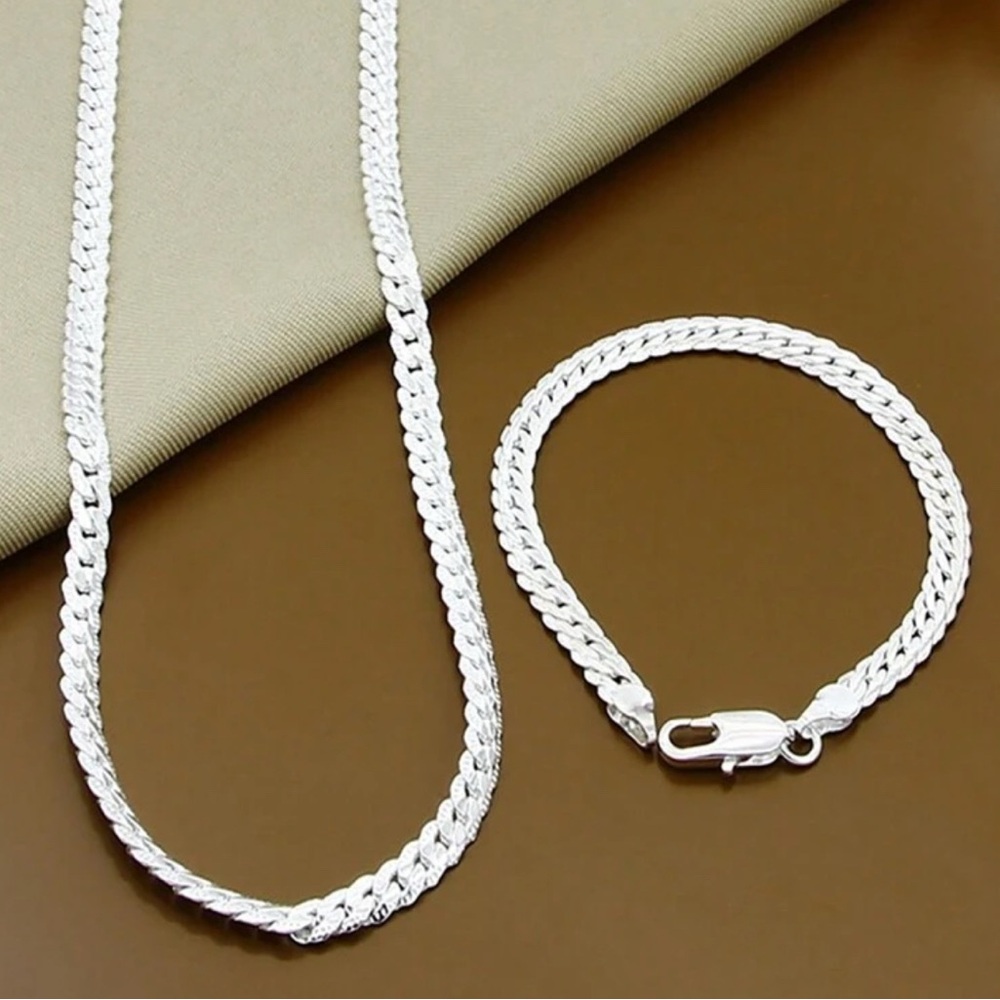 Silver‎ Plated Necklace and Bracelet Set